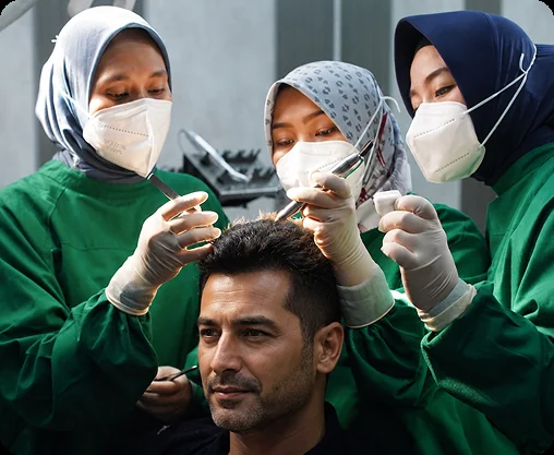 Prosedur hair transplant FUE di The Men's Clinic